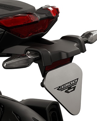 Vedere din spate a modelului R 1300 RS de la BMW Motorrad
